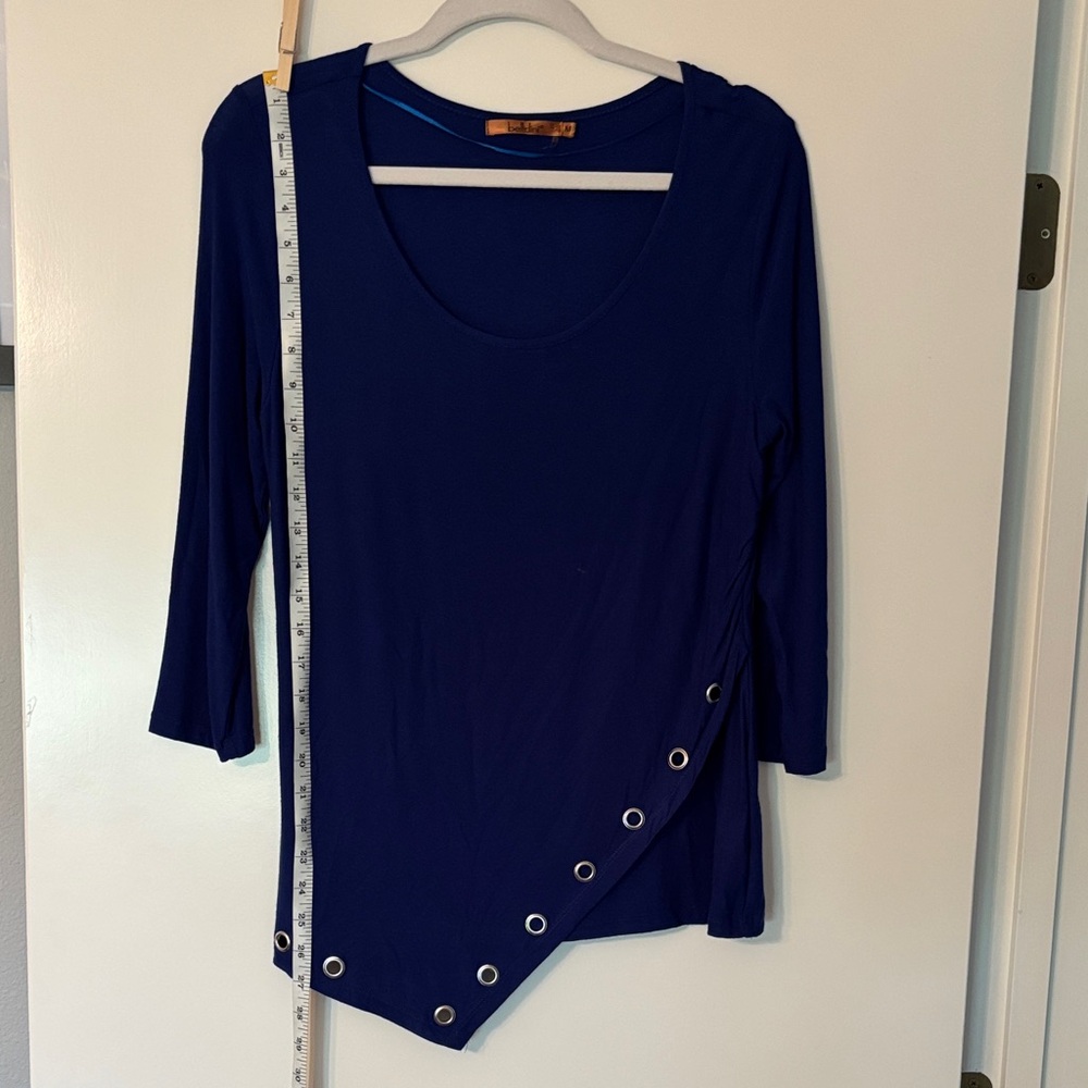Bellini Blue Top with Grommet Detail, 3/4 Sleeve Asymmetric Hem size M - Picture 5 of 9